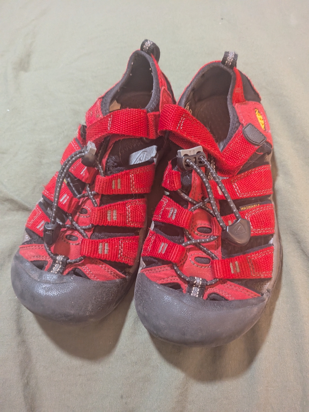 KEEN Sport Sandals Red/Black/Yellow US 2 UK 1 Hook & Loop Adjustable Strap